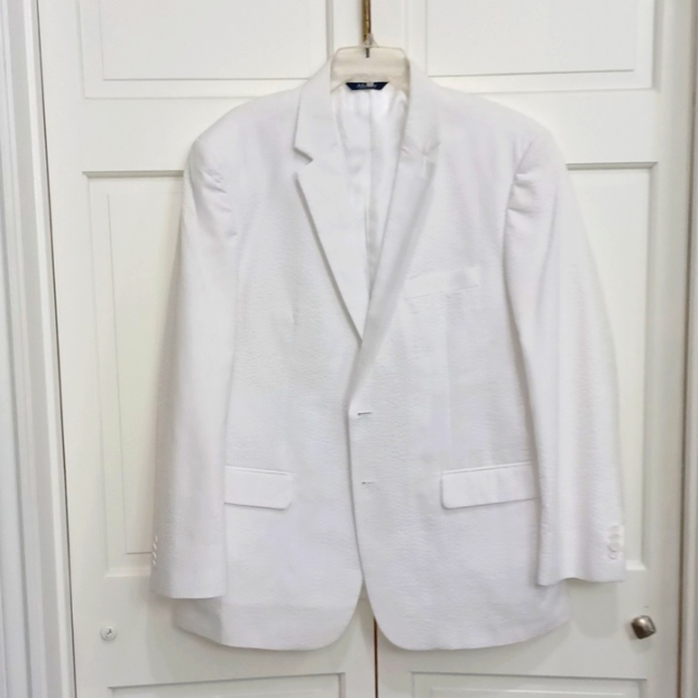 Men's Afazzy New York 46R, 2 button white  seersucker 2 piece suit.